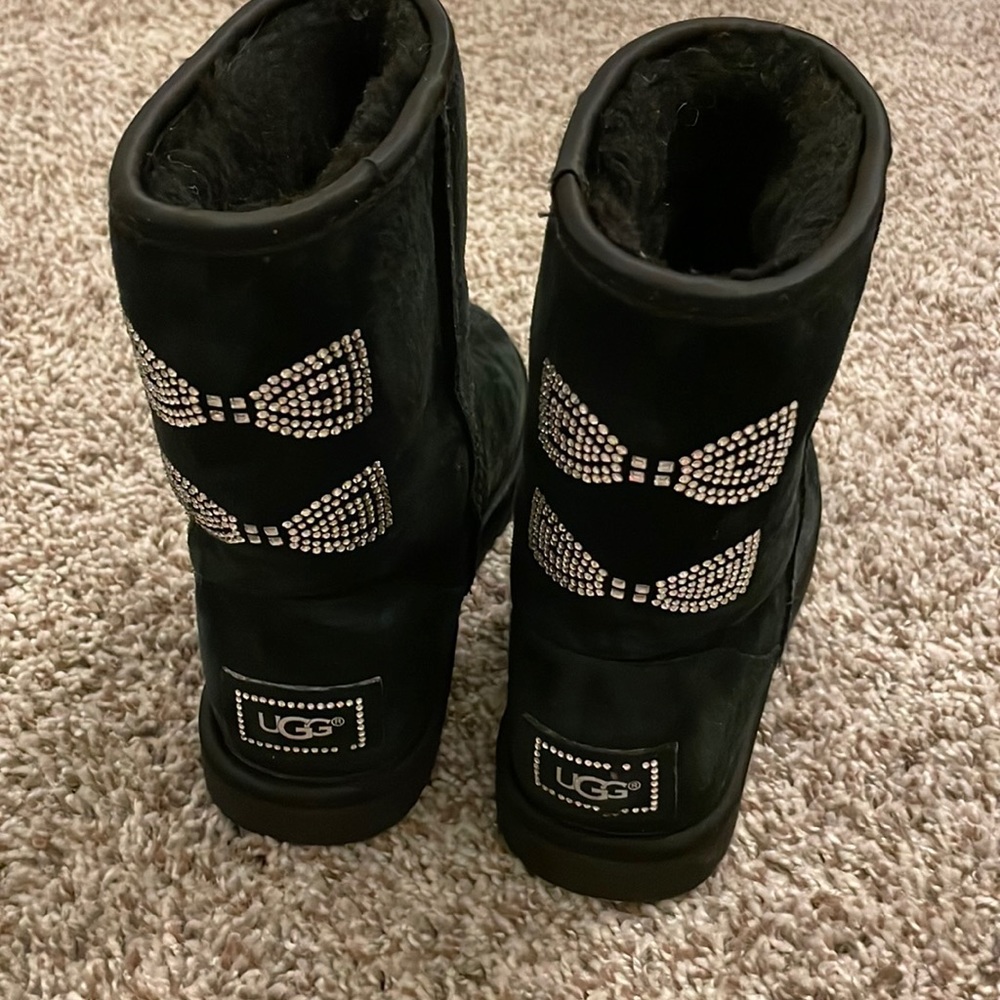 Black uggs w/ diamond bows